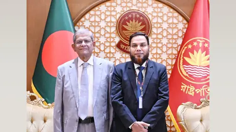 রাষ্ট্রপতির সঙ্গে গাজীপুর কৃষি বিশ্ববিদ্যালয়ের উপাচার্যের সৌজন্য সাক্ষাৎ
