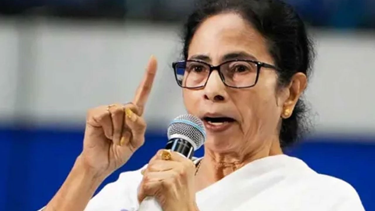 তৃণমূলের ৪৪০ কোটি রুপির তিন ব্যাংক হিসাব ফ্রিজ