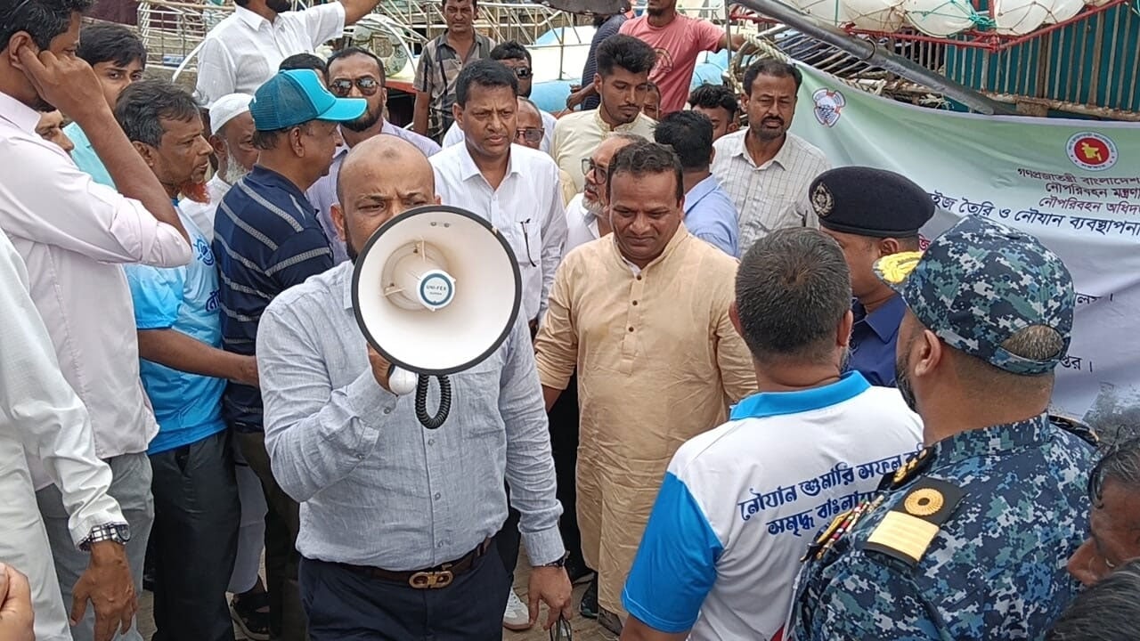 নৌপথের নাব্যতা ফেরাতে ড্রেজিংয়ের উদ্যোগ নেওয়া হবে: নৌ প্রতিমন্ত্রী