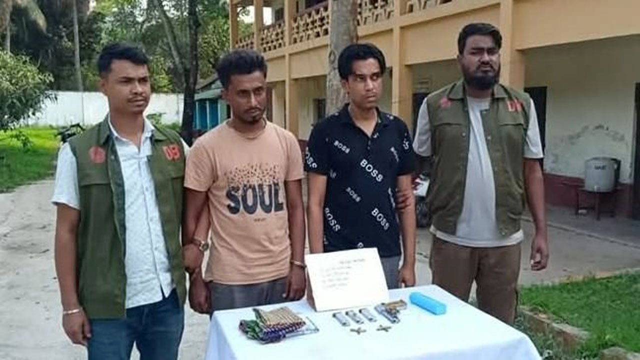 পুনর্বাসন কেন্দ্র থেকে অস্ত্র উদ্ধার, চেয়ারম্যানসহ আটক ২