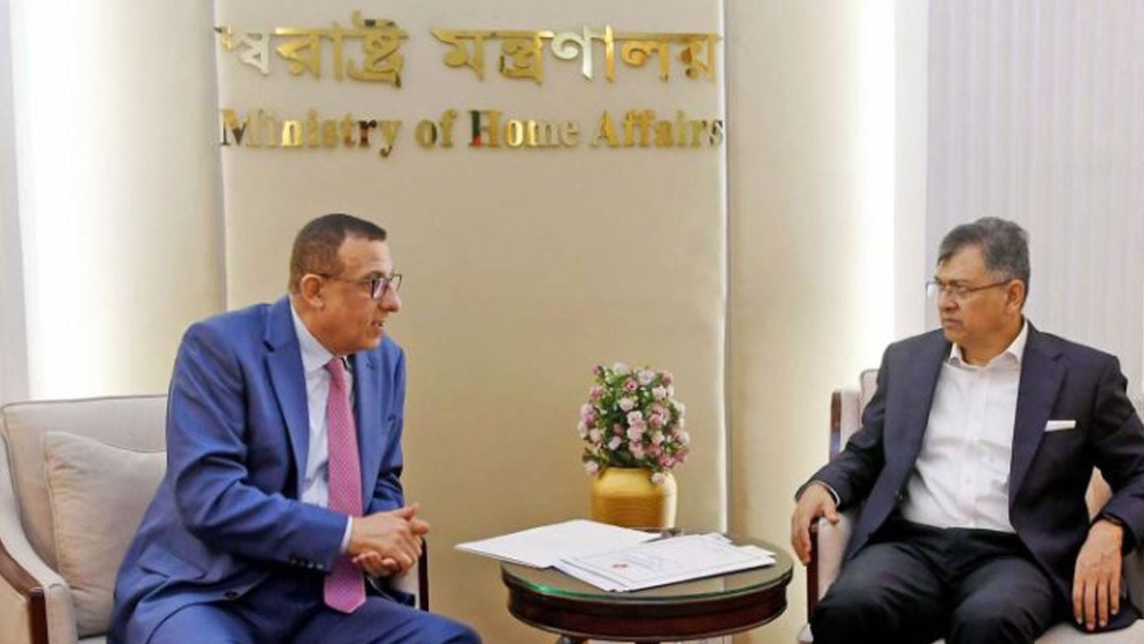 স্বরাষ্ট্রমন্ত্রীর সঙ্গে ফিলিস্তিনের রাষ্ট্রদূতের সাক্ষাৎ