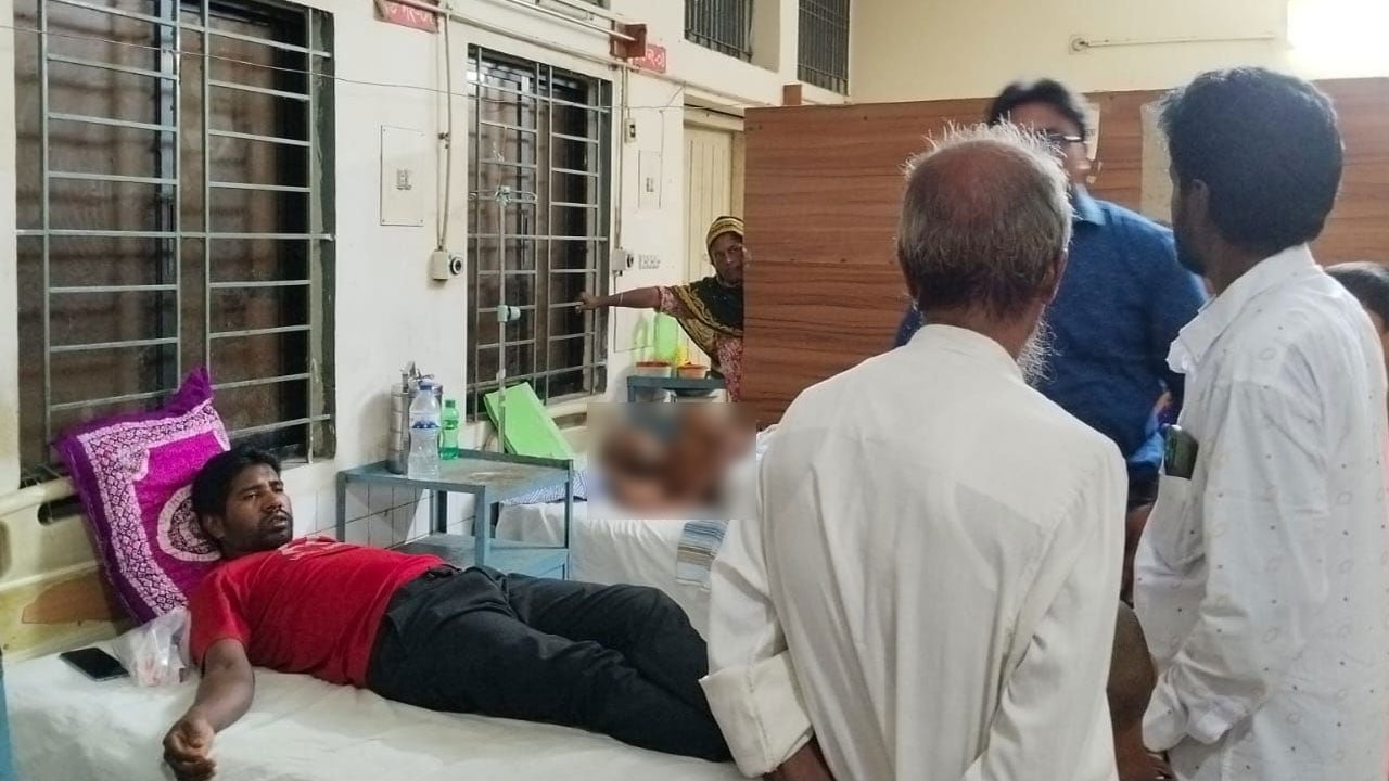 চেয়ারম্যানের মারধরে হাসপাতালে কৃষক
