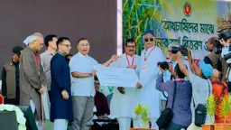 রাজশাহীতে আখচাষিদের প্রণোদনা তালিকায় বিএনপির এমপি চাঁদের নাম, বিতর্ক তুঙ্গে