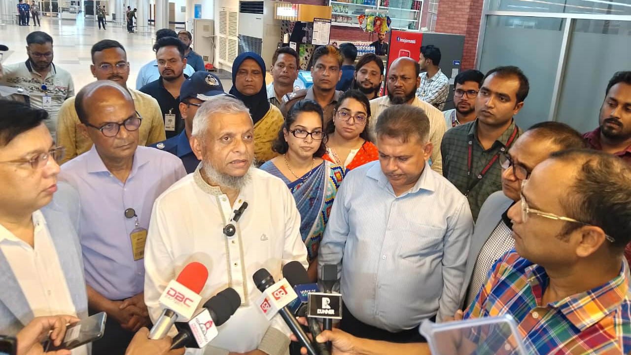ডিসি সরোয়ার মানুষের চোখ খুলে দিয়ে গেছেন: প্রবাসী কল্যাণ মন্ত্রী