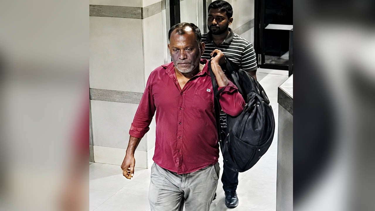 প্রধানমন্ত্রীর টেলিফোনের তার চুরির পর এবার প্রবাসী কল্যাণ মন্ত্রণালয়ে ল্যাপটপ চুরি
