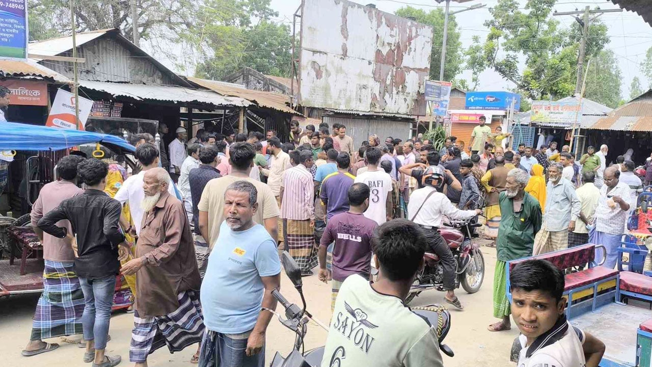 পীরগাছায় বিদ্যুৎ কর্মীকে মারধর, ৩ দিনেও মামলা নেয়নি পুলিশ