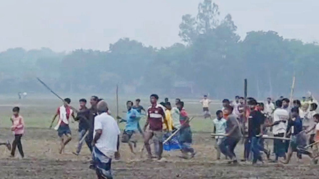 কুষ্টিয়ায় কবরস্থান উন্নয়নকে কেন্দ্র করে দুই গ্রামের সংঘর্ষ, আহত ১৬