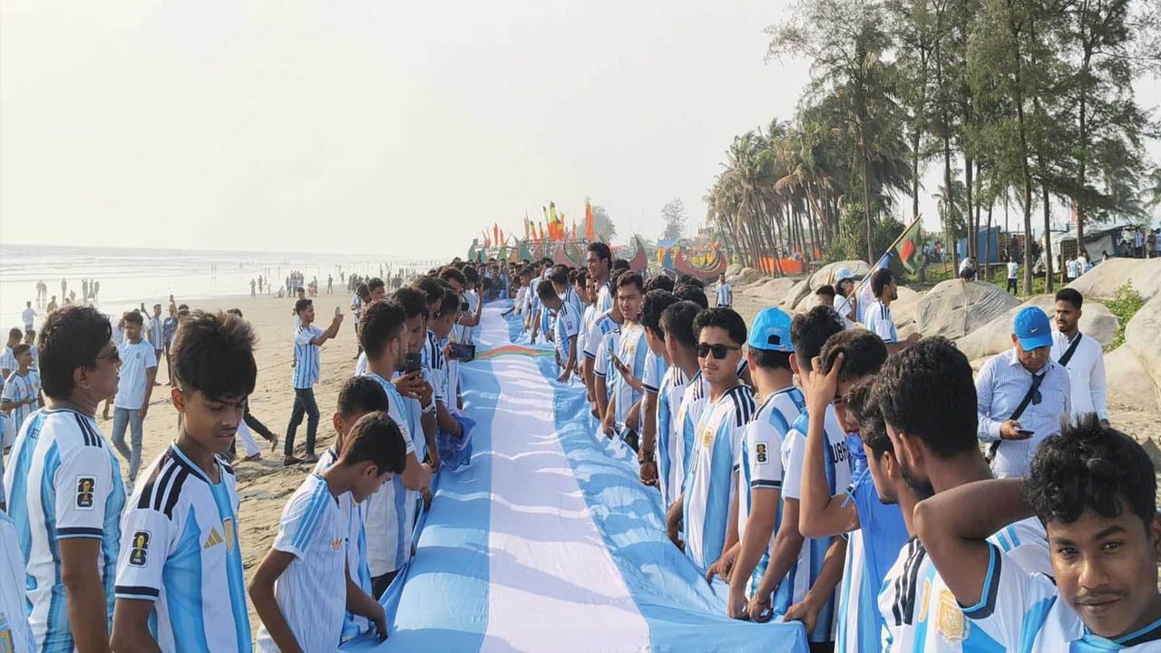 টেকনাফে আর্জেন্টিনা সমর্থকদের মোটরসাইকেল শোডাউন ও কনসার্ট