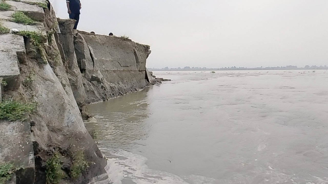 ১৪ লাখ টাকার বাঁশের পাইলিংও ব্যর্থ, তিস্তা সেতু রক্ষা বাঁধে নতুন করে ভাঙন