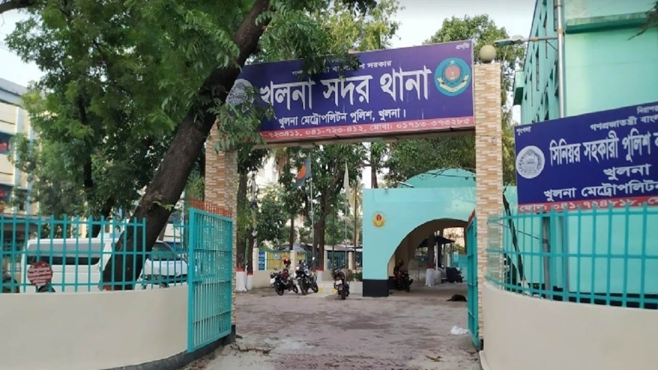 খুলনায় শীর্ষ সন্ত্রাসী আশিকের কিশোরী বোনকে গুলি