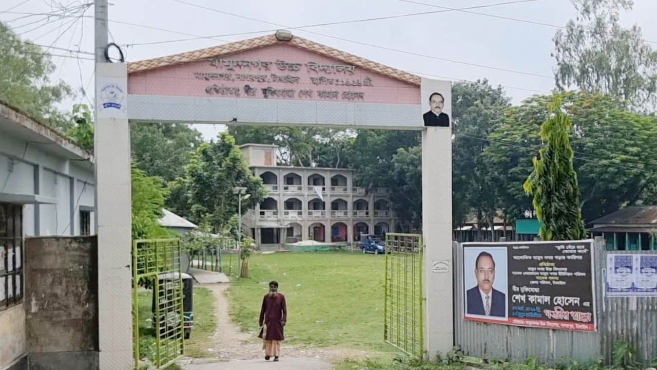 স্কুলে টিউবওয়েলের পানি পান করে ৪০ শিক্ষার্থী অসুস্থ