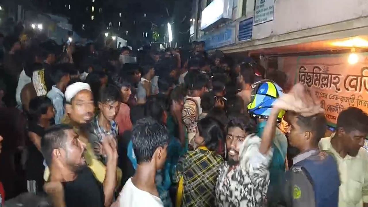 চট্টগ্রামে শিশু ধর্ষণ অভিযুক্তকে জনতার হাতে তুলে দেওয়ার দাবি