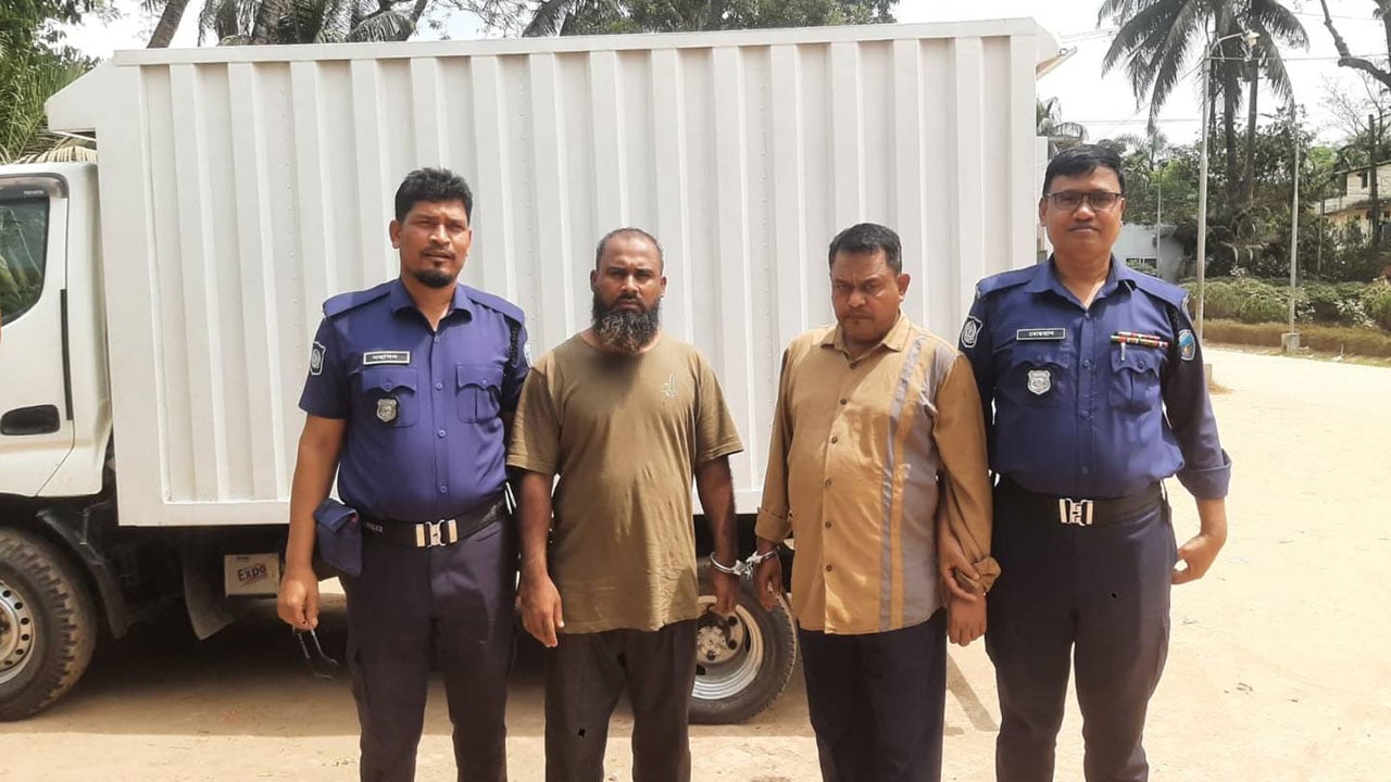 ১২ হাজার পিস ইয়াবাসহ কাভার্ড ভ্যান জব্দ, আটক ২