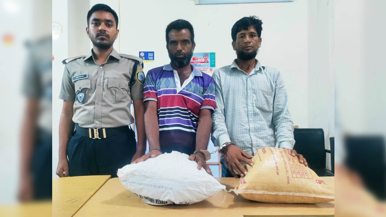 বসতঘরে গাঁজার বস্তা, বারহাট্টায় ইউপি সদস্যসহ আটক ২