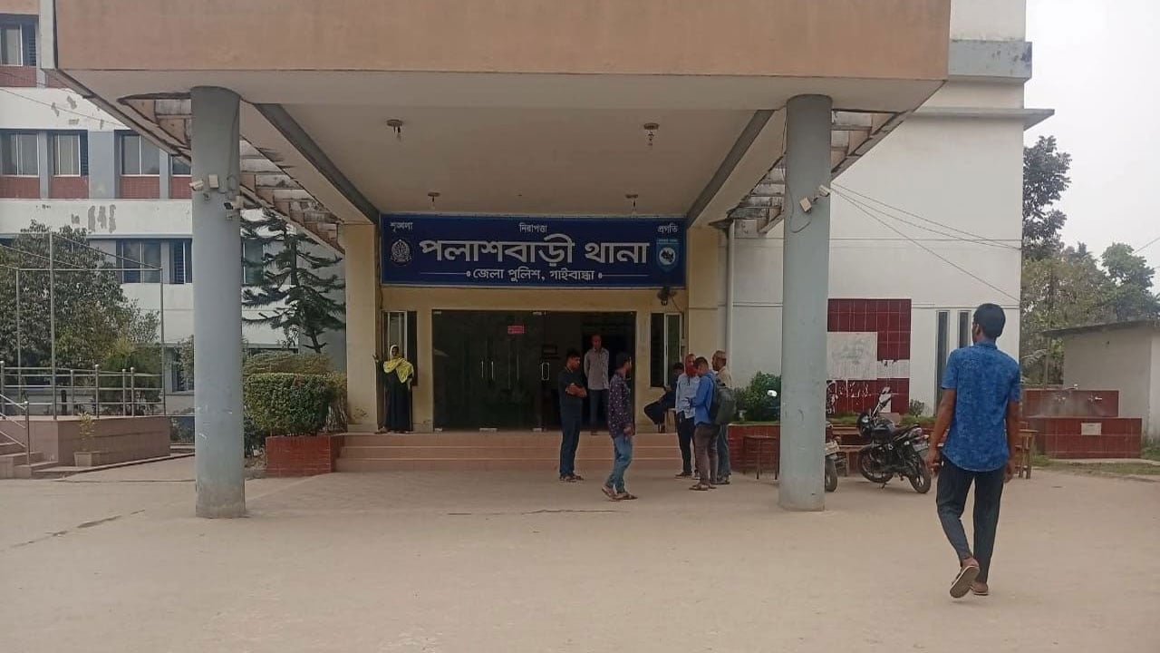 পলাশবাড়ীতে অজ্ঞাত ব্যক্তির লাশ উদ্ধার