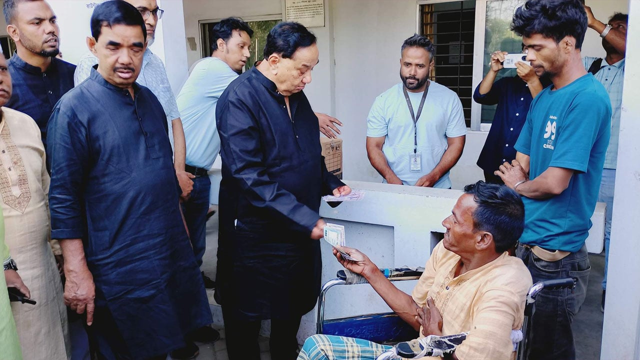 ২৫ হাজার পরিবারের মাঝে কেডিএস গ্রুপের যাকাত বিতরণ