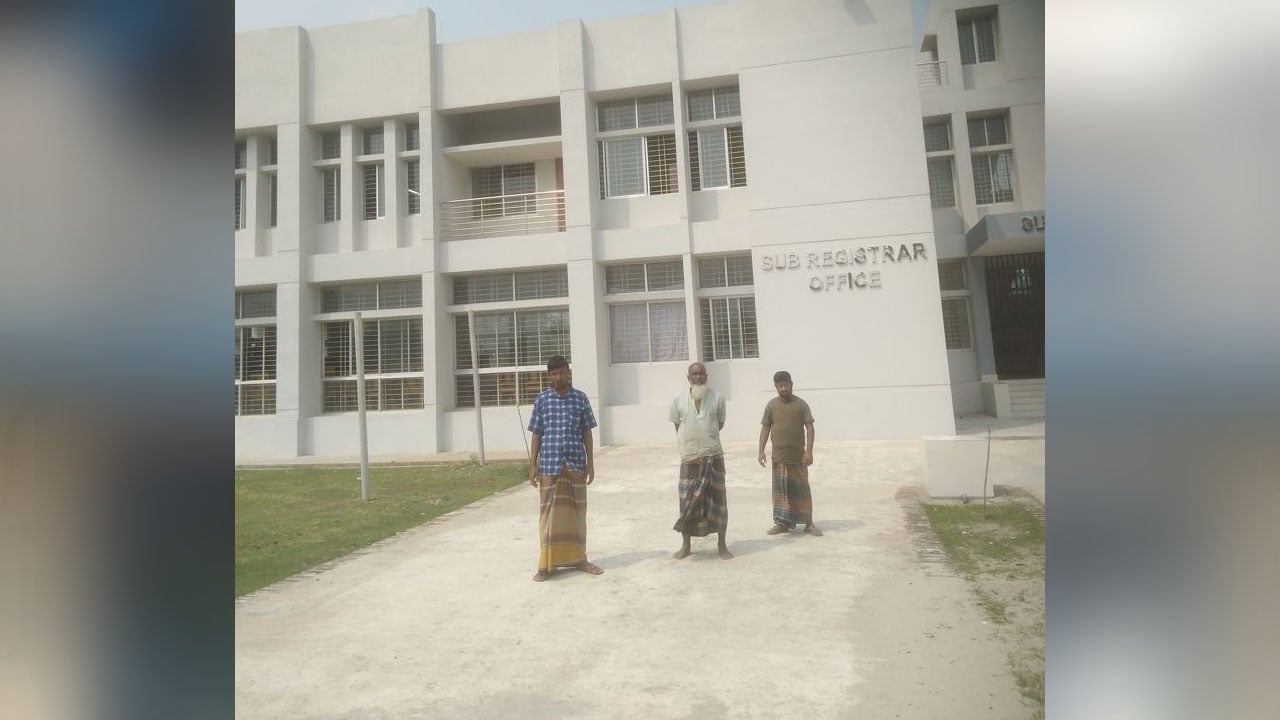 ৫১ বছরের ভোগান্তির অবসান, ফুলছড়িতে সাব-রেজিস্ট্রি অফিস উদ্বোধন