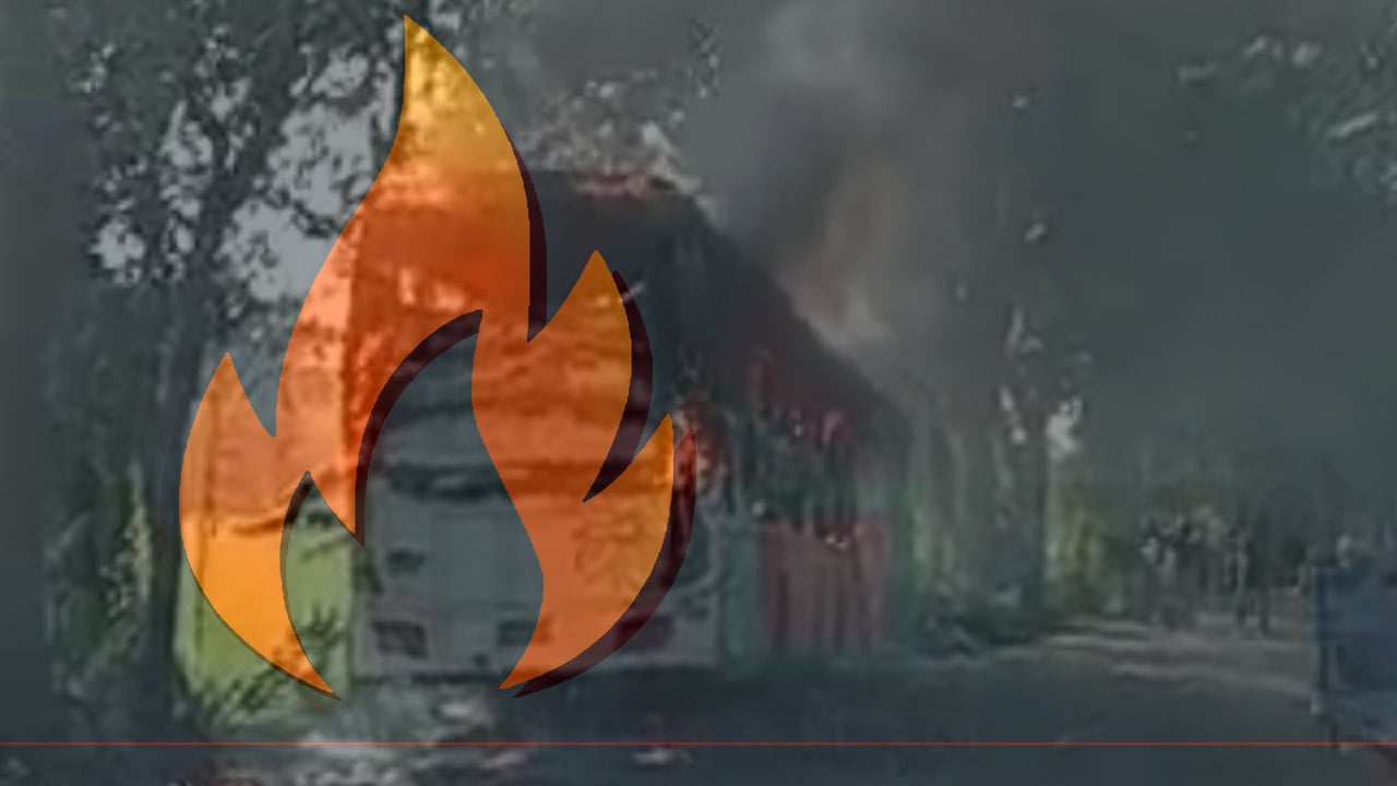 কালকিনিতে সড়ক দুর্ঘটনায় বাসে আগুন, নিহত ১