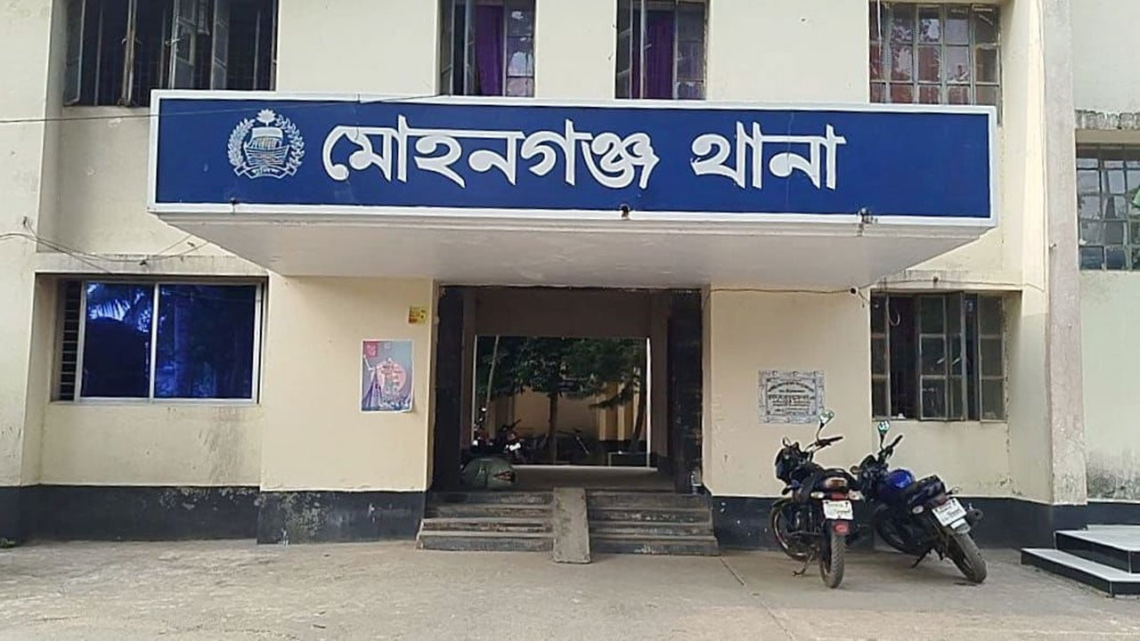 লুটে বাধা দেওয়ায় অন্তঃসত্ত্বার পেটে লাথি, মৃত সন্তান প্রসব