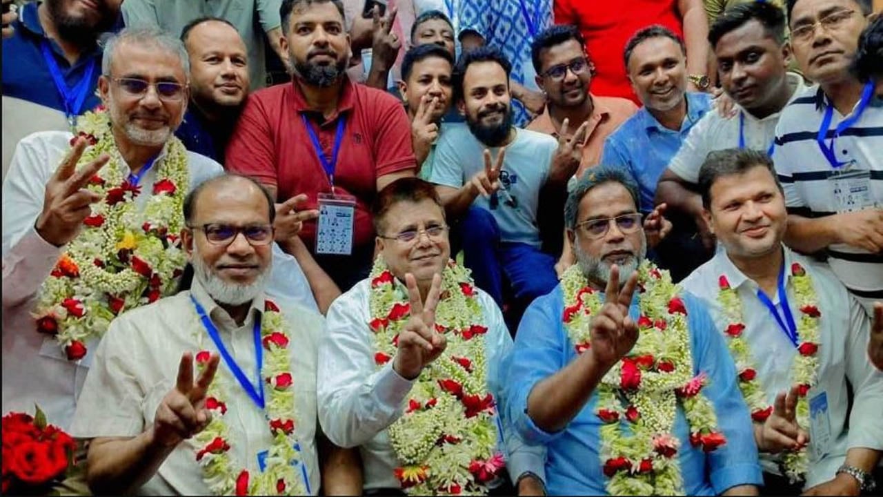 বগুড়া চেম্বার নির্বাচনে বাদল-হিরু পরিষদের নিরঙ্কুশ বিজয়