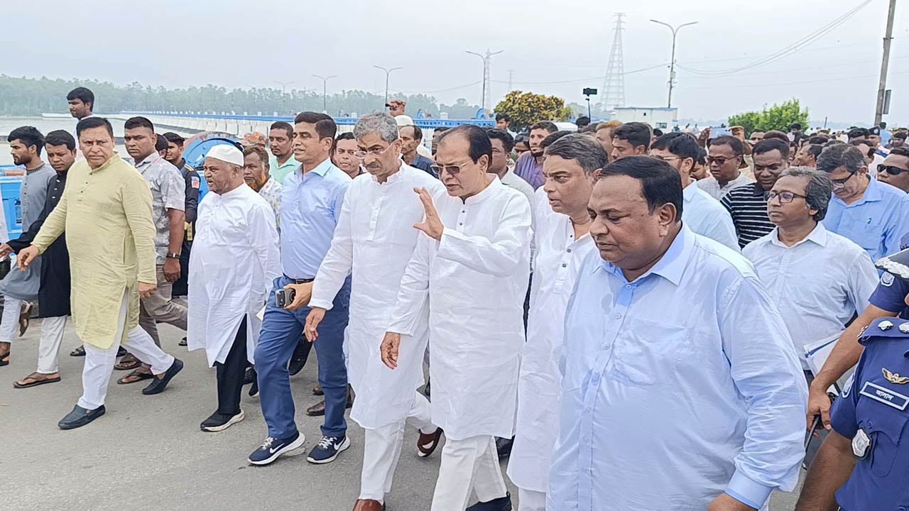 তিস্তা ব্যারেজ পরিদর্শনে তিন মন্ত্রী, মহাপরিকল্পনা বাস্তবায়নে জোর