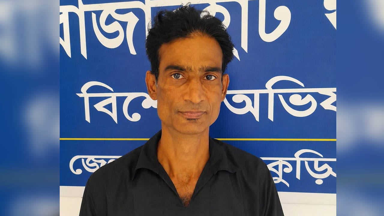 নবী (সা.) ও আয়েশা (রা.)-কে নিয়ে কটুক্তি, যুবক আটক