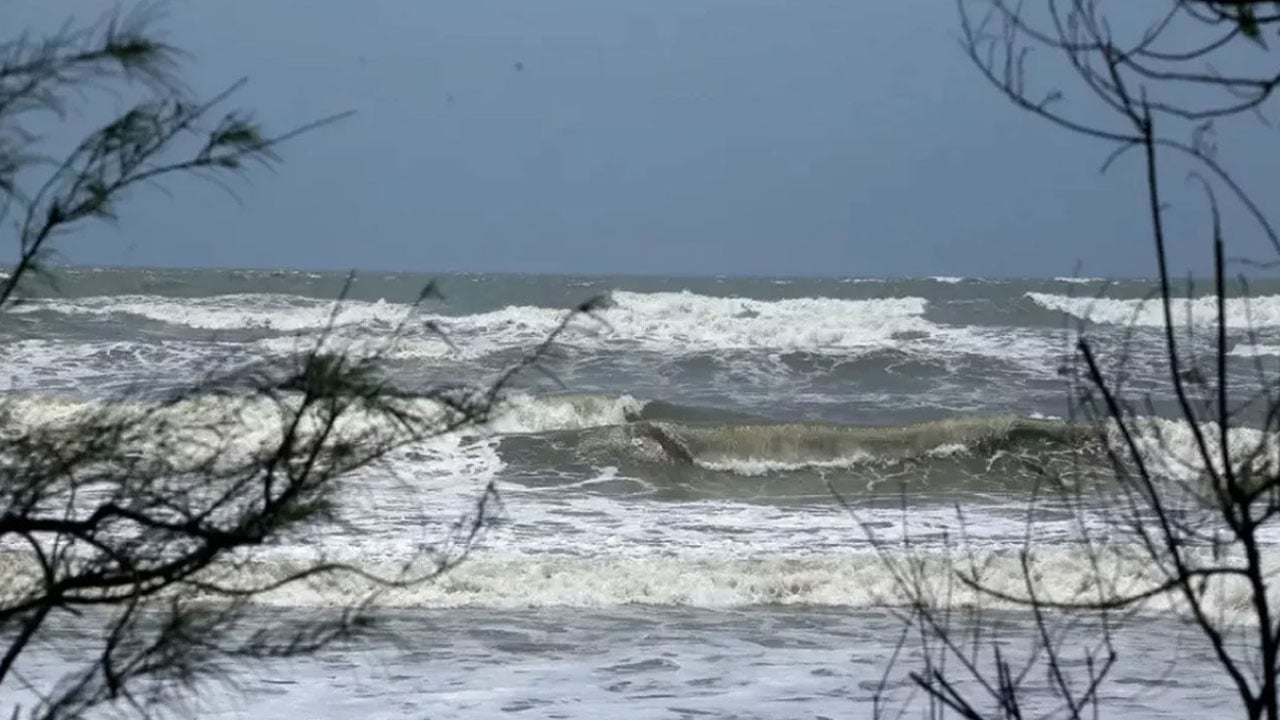 সাগরে নতুন লঘুচাপ, ফের দেশজুড়ে অতিভারী বর্ষণের আভাস