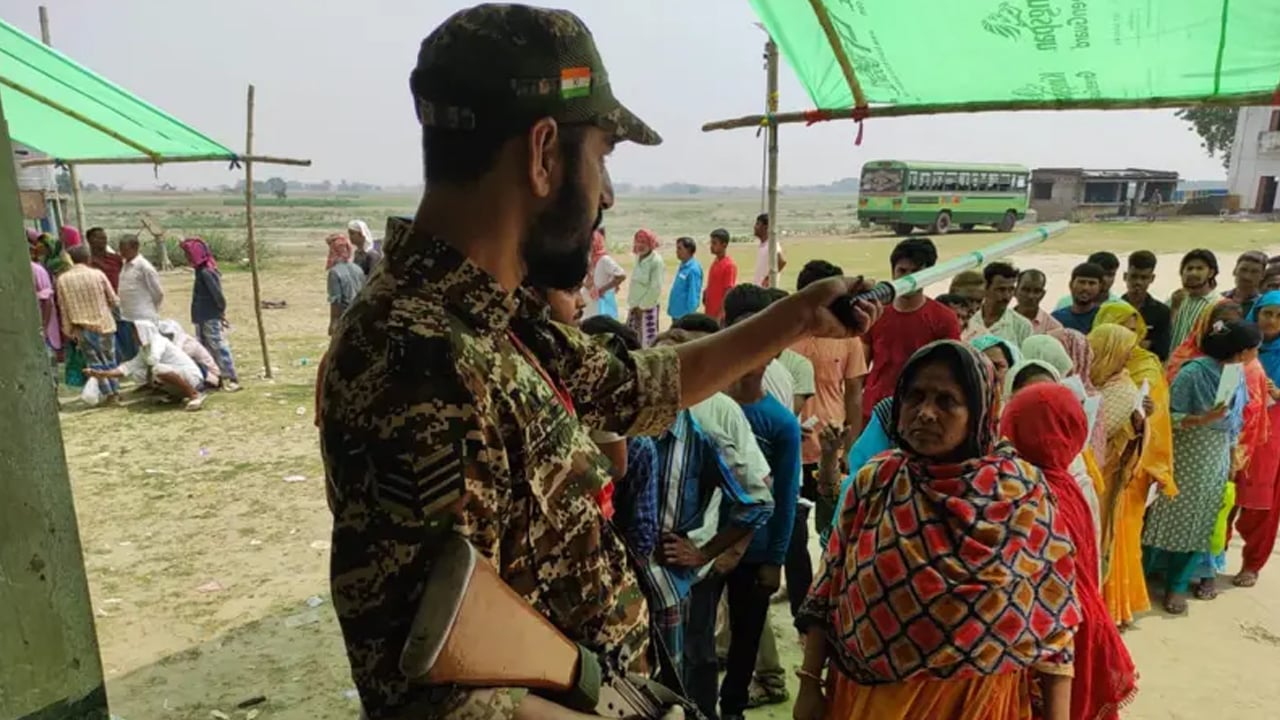 এসআইআর আতঙ্কে ‘রেকর্ড’ ভোট পশ্চিমবঙ্গে