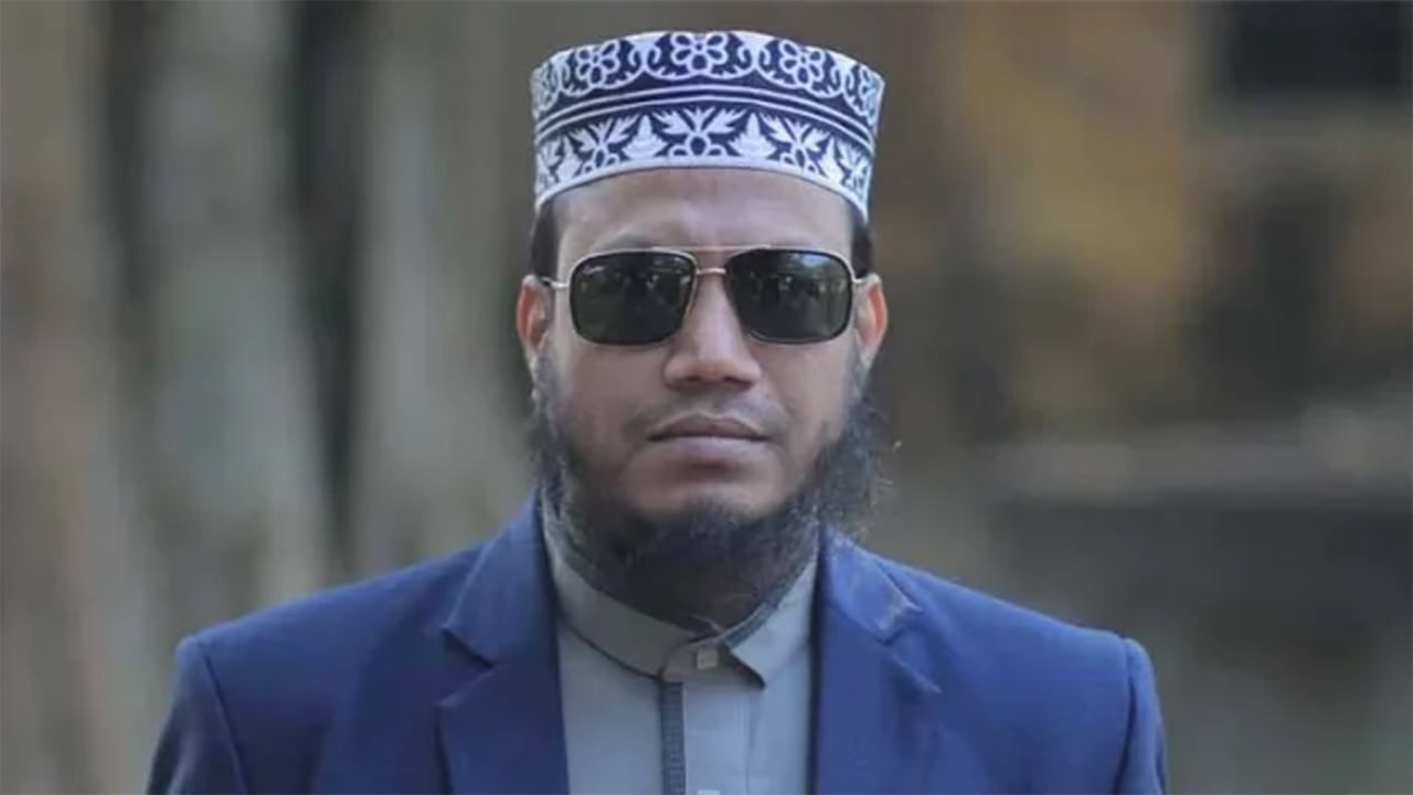 চাঁদাবাজি নিয়ে যা বললেন আমির হামজা