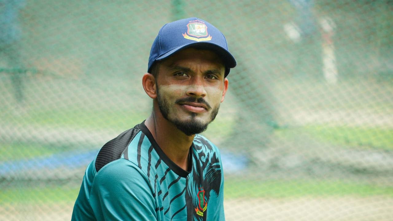 ড্রেসিং রুমে অমিতের অন্যরকম ভালো লাগা