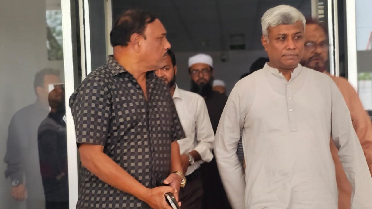 জ্বালানি তেল মজুদ করলে কঠোর ব্যবস্থা নেওয়া হবে: প্রতিমন্ত্রী