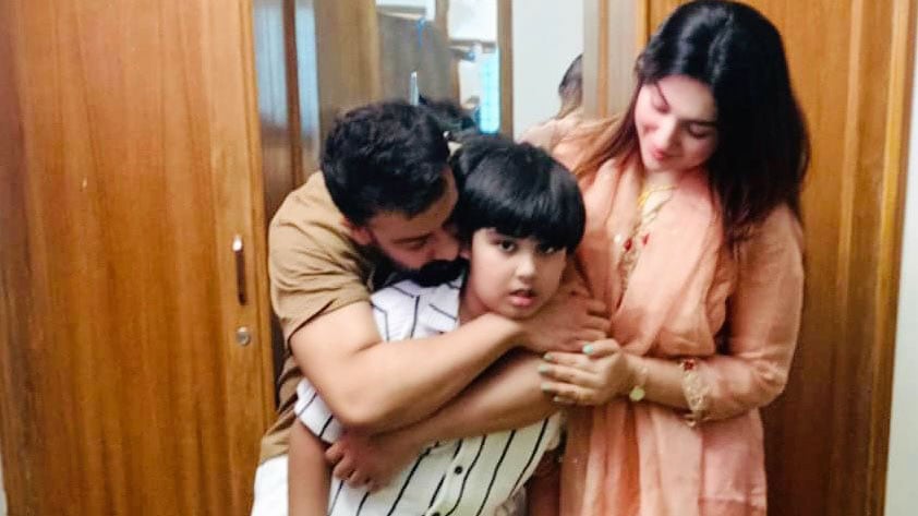 পারিবারিক ছবি পোস্টের পরেই ‘কাউন্টার প্রচেষ্টা’ শুরু হয়: অপু বিশ্বাস