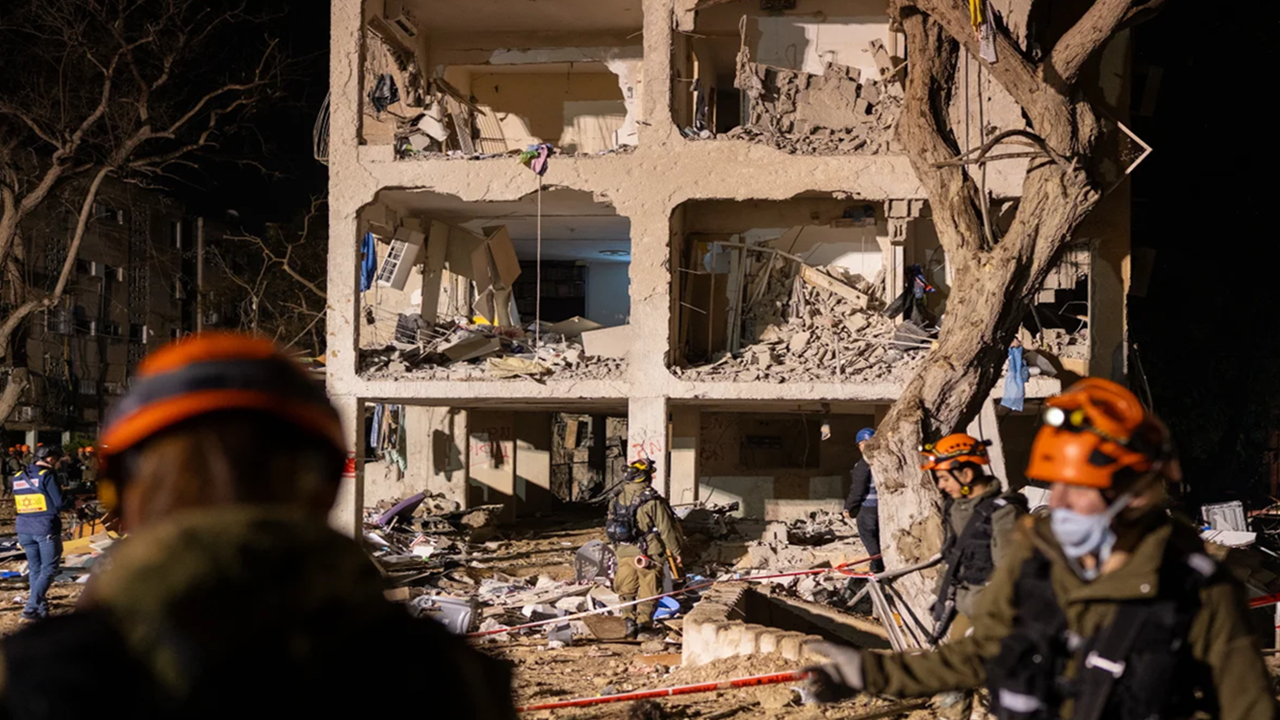 ইসরাইলের আরাদে ইরানি ক্ষেপণাস্ত্র হামলা: নিহত ৬, আহত শতাধিক