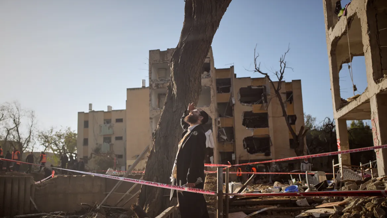 ইসরাইলে ৪০০-এর বেশি ক্ষেপণাস্ত্র ছুড়েছে ইরান