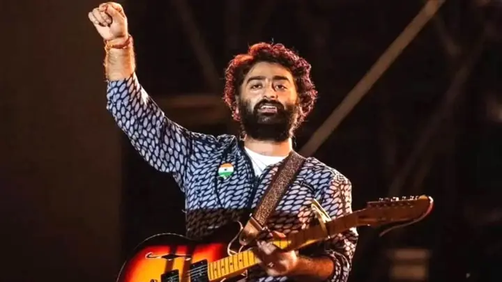 ‘গেরুয়ার ভয়ে করি গেরুয়ার জয়গান’ 