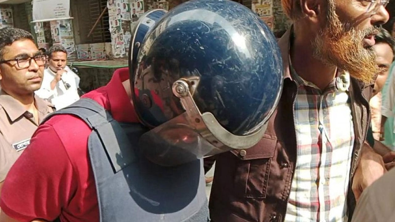 হাদি হত্যায় ব্যবহৃত অস্ত্র বিক্রেতা হেলাল ৩ দিনের রিমান্ডে