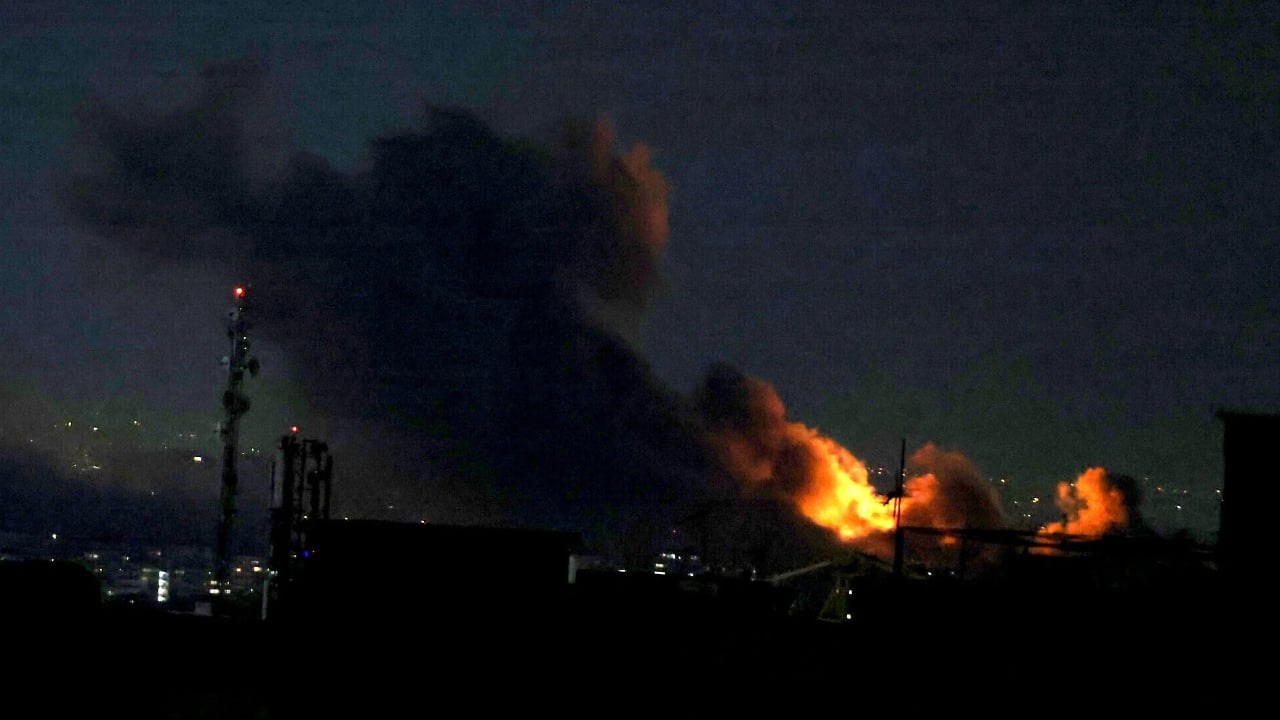 ইরানের অস্ত্র কারখানায় ৮০টির বেশি বোমা নিক্ষেপ ইসরাইলের