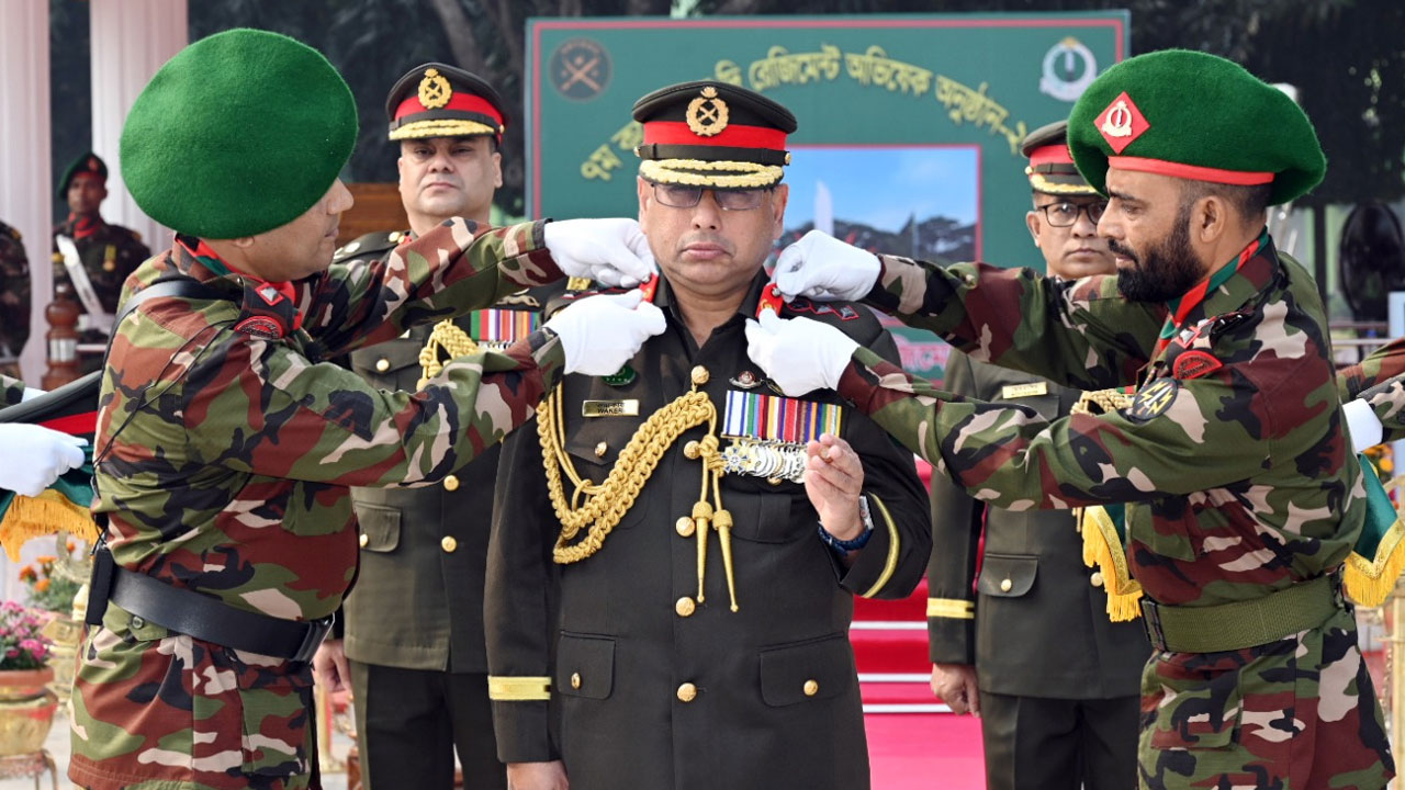 ‘কর্নেল অব দ্য রেজিমেন্ট’ হিসেবে অভিষিক্ত সেনাপ্রধান