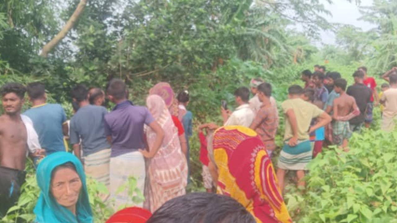 গাছের ডালে ঝুলন্ত অবস্থায় সেনা সদস্যের লাশ উদ্ধার