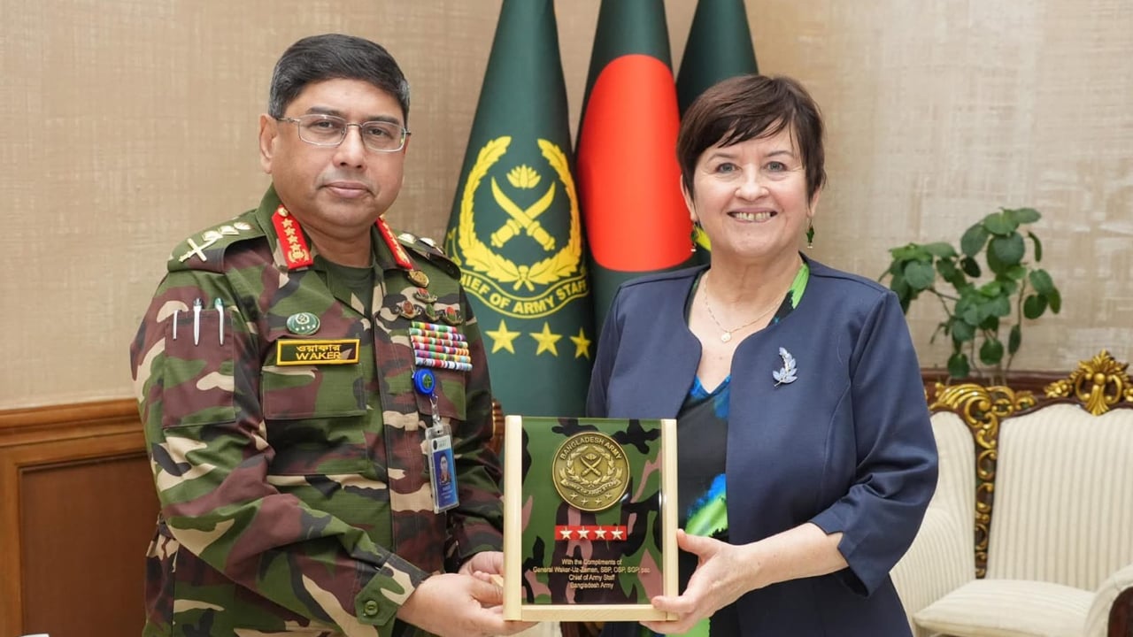 সেনাপ্রধানের সঙ্গে চেক প্রজাতন্ত্রের রাষ্ট্রদূতের সৌজন্য সাক্ষাৎ