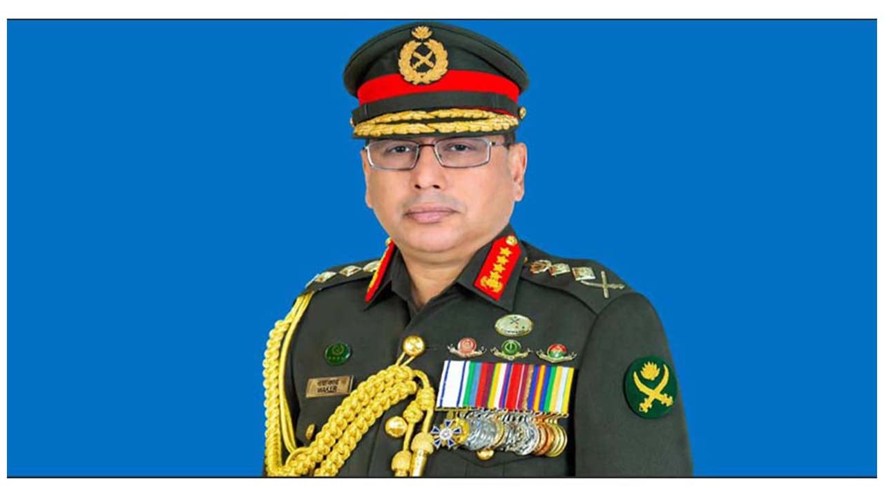 খালেদা জিয়াকে দেখতে এভারকেয়ারে সেনাপ্রধান