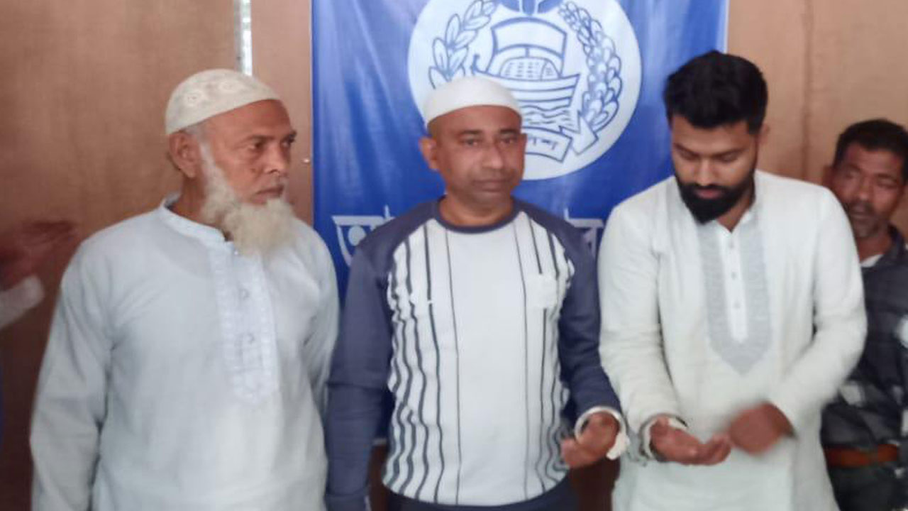 অপারেশন ডেভিল হান্ট অভিযানে ছাত্রলীগ নেতাসহ গ্রেপ্তার ৩