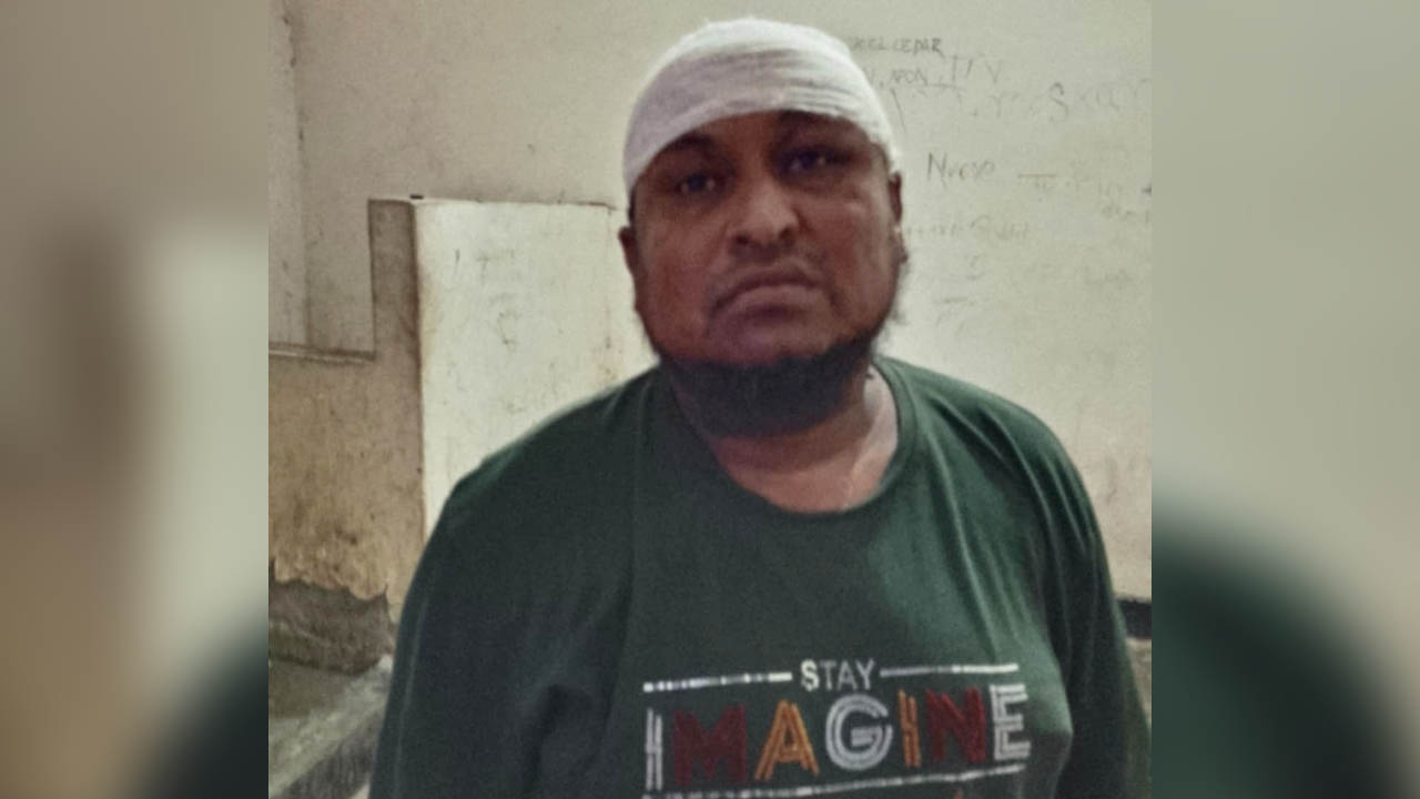 ফতুল্লায় যুবলীগ সভাপতিকে গণপিটুনি, পুলিশে সোপর্দ