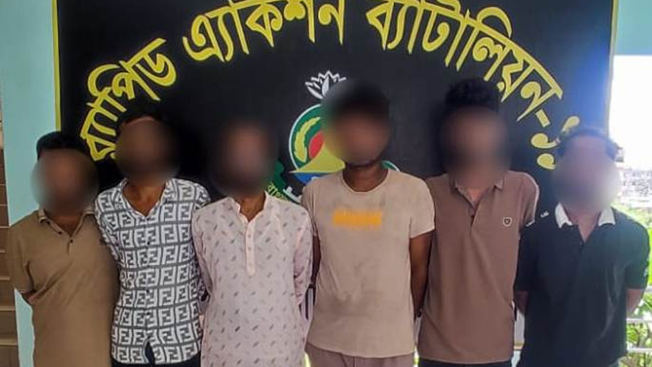 অনলাইন মনিটরিংয়ে বিদেশগামী যাত্রীদের টার্গেট, বাসে ছিনতাই-লুট
