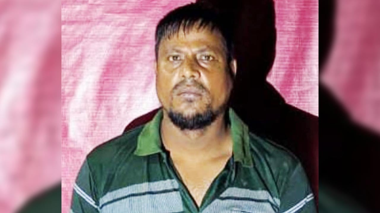 ফেনীতে যৌথ বাহিনীর অভিযানে শ্রমিক দল নেতা গ্রেপ্তার