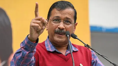 জ্ঞানেশের সঙ্গে মোদিকেও যেতে হবে: অরবিন্দ কেজরিওয়াল