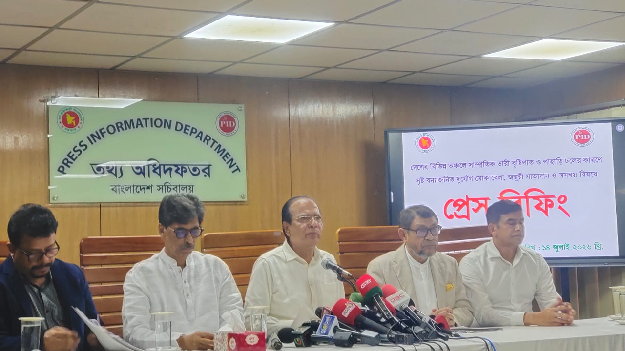 বন্যায় বেশিরভাগ মৃত্যু পাহাড়ধসে: দুর্যোগমন্ত্রী