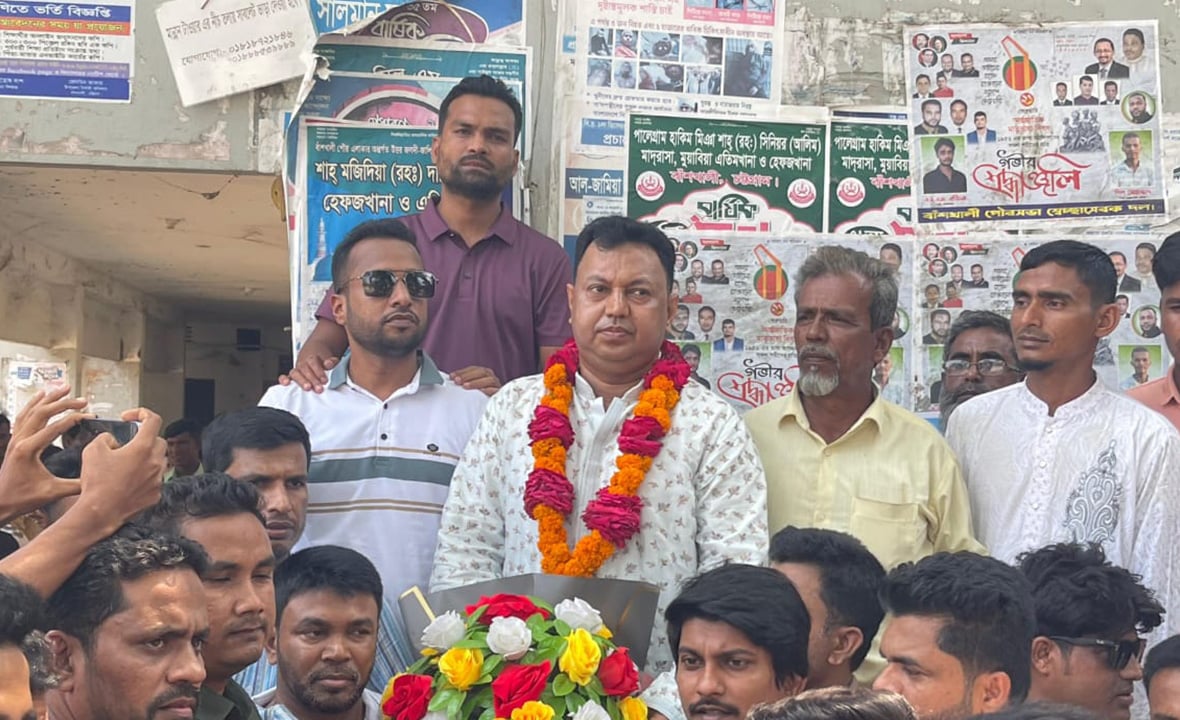 ছাত্রনেতা মফিজুর রহমান আশিকের ঈদ শুভেচ্ছা বিনিময়