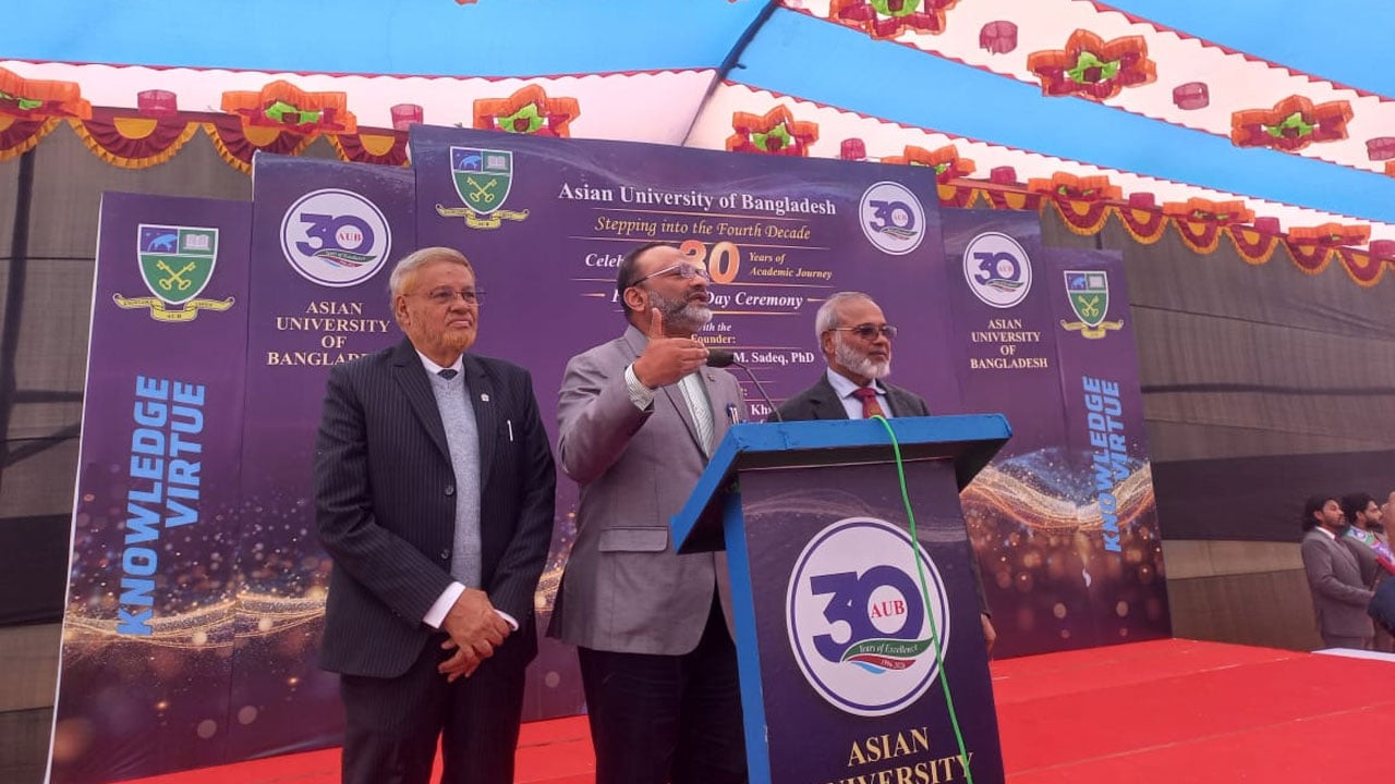 সরকারি দল নয়, সমাজ নিয়েই বিশ্ববিদ্যালয় বাঁচে: ঢাবি উপাচার্য