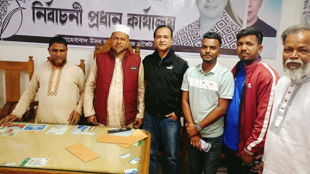 বিএনপি প্রার্থী জসিমের জন্য ভোট চাইলেন সংগীতশিল্পী আসিফ